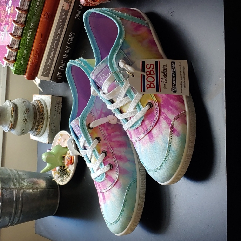 Bob's by Sketchers Tie Dye Shoes New